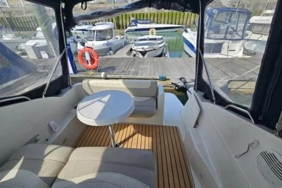Maxum 2400 SCR usado à venda