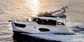 Absolute Navetta 48 usado à venda