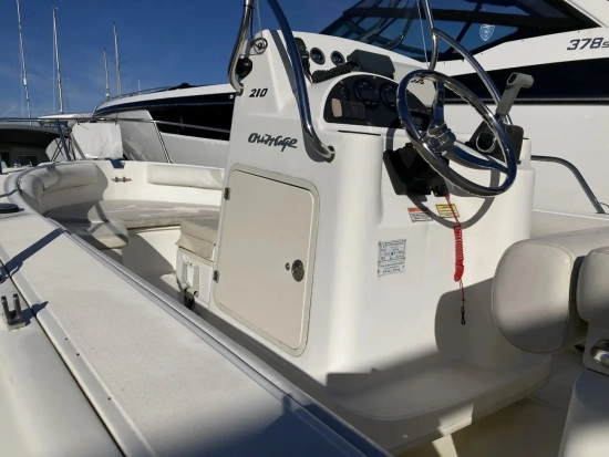Boston Whaler 210 Outrage de segunda mano en venta