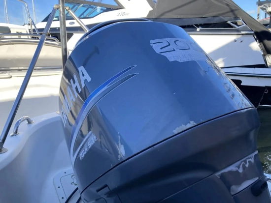 Boston Whaler 210 Outrage de segunda mano en venta