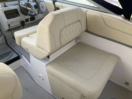 Regal 26 Express Cruiser nuova in vendita