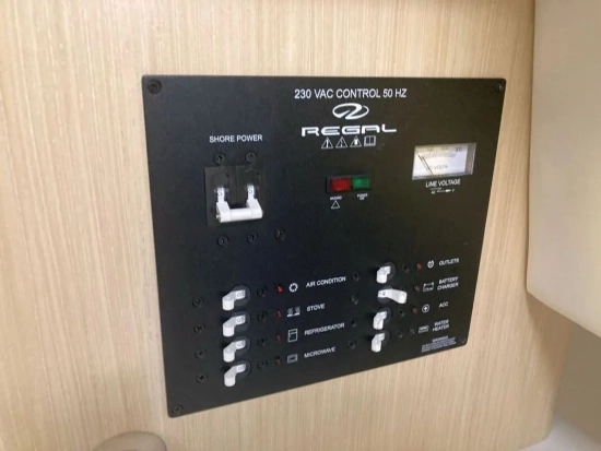 Regal 26 Express Cruiser nuova in vendita