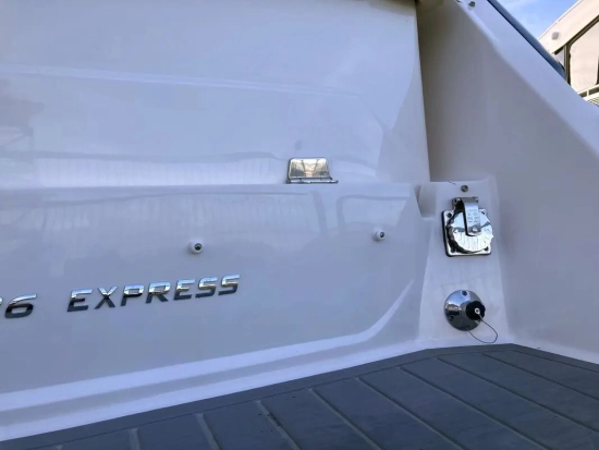 Regal 26 Express Cruiser nuova in vendita