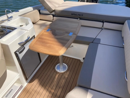 Bayliner VR6 Cuddy Outboard usado à venda