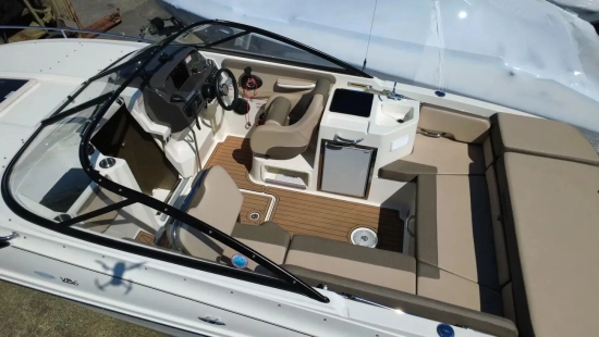 Bayliner VR6 Cuddy Outboard usado à venda