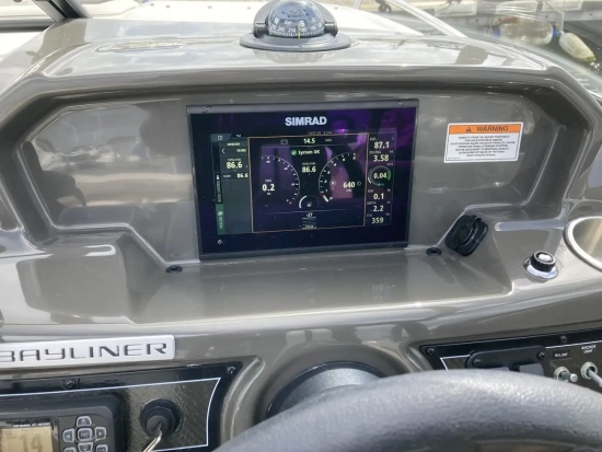 Bayliner VR6 Cuddy Outboard usado à venda