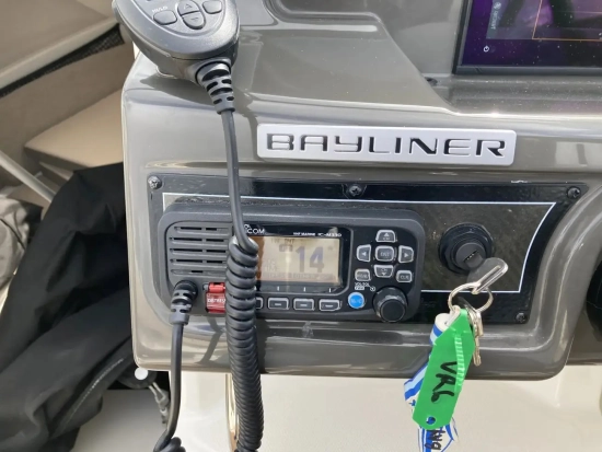Bayliner VR6 Cuddy Outboard usado à venda
