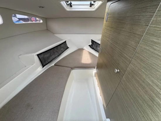 Bayliner VR6 Cuddy Outboard usado à venda