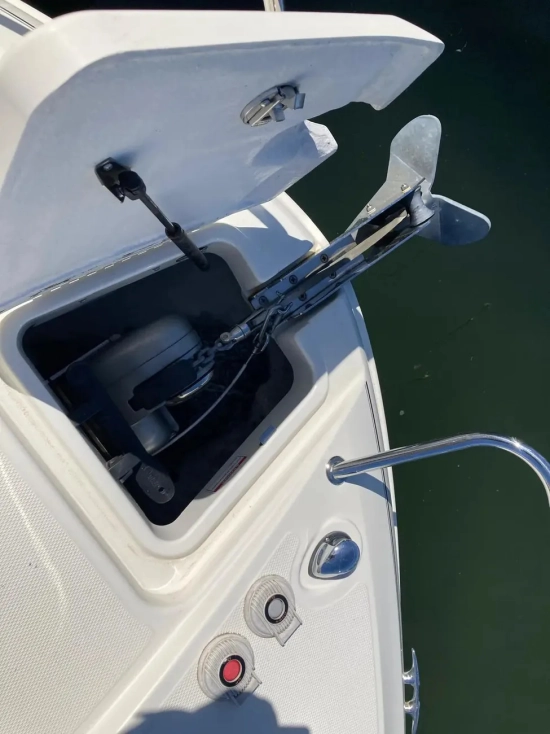 Bayliner VR6 Cuddy Outboard usado à venda
