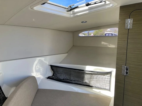Bayliner VR6 Cuddy Outboard usado à venda