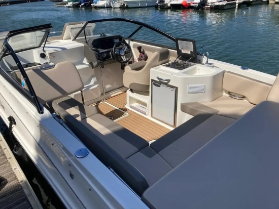Bayliner VR6 Cuddy Outboard usado à venda