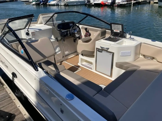 Bayliner VR6 Cuddy Outboard usado à venda