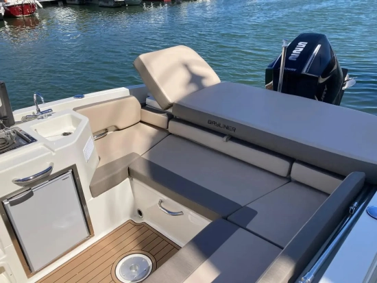 Bayliner VR6 Cuddy Outboard usado à venda
