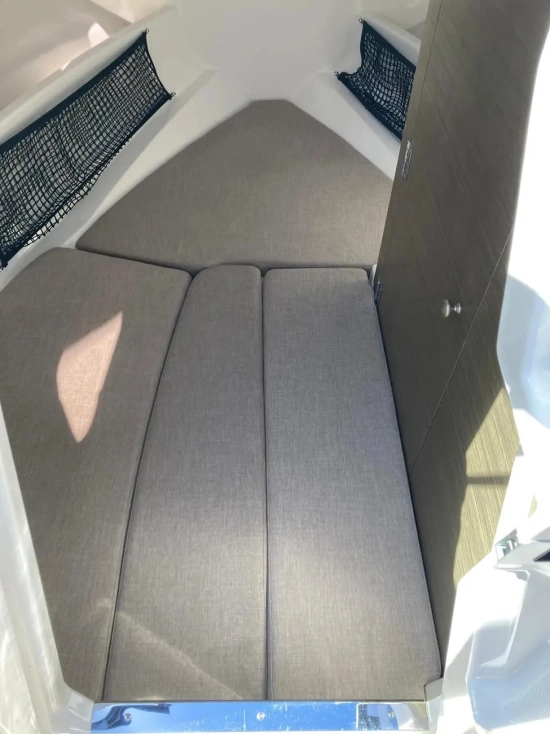 Bayliner VR6 Cuddy Outboard usado à venda