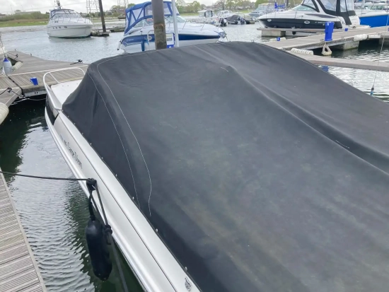 Bayliner VR6 Cuddy Outboard usado à venda