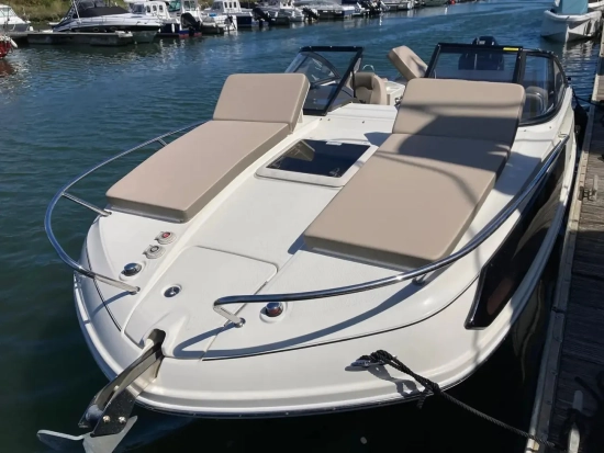 Bayliner VR6 Cuddy Outboard usado à venda
