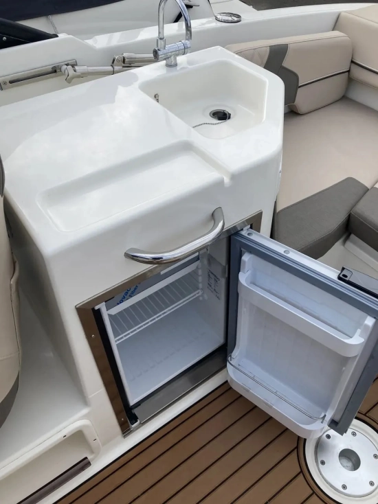 Bayliner VR6 Cuddy Outboard usata in vendita