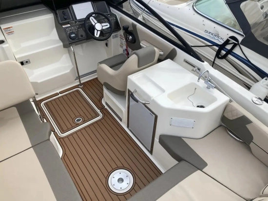 Bayliner VR6 Cuddy Outboard usata in vendita