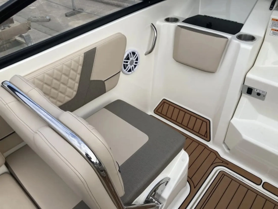 Bayliner VR6 Cuddy Outboard usata in vendita