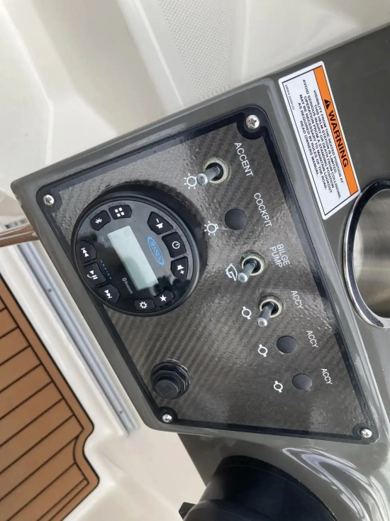Bayliner VR6 Cuddy Outboard usata in vendita