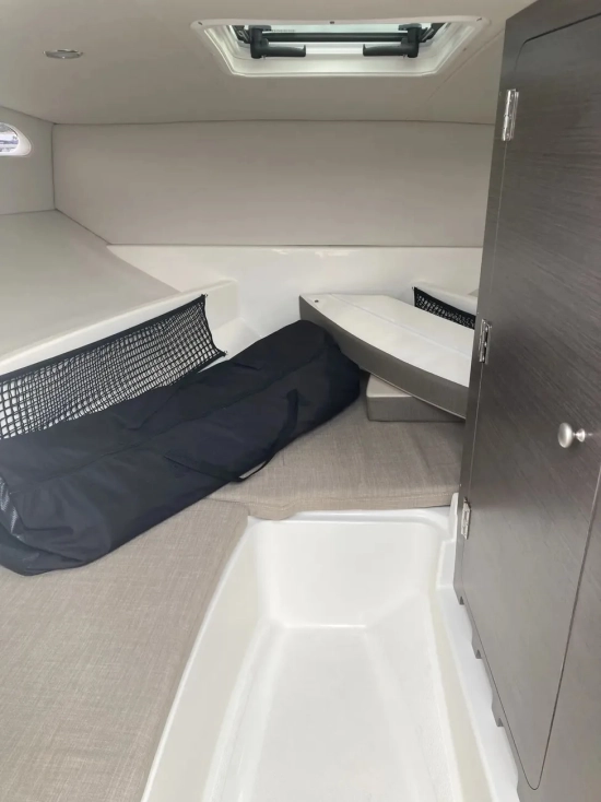 Bayliner VR6 Cuddy Outboard usata in vendita