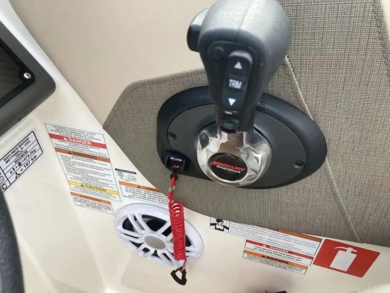 Bayliner VR6 Cuddy Outboard usata in vendita