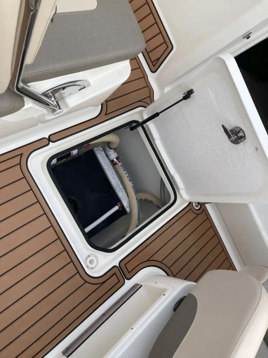 Bayliner VR6 Cuddy Outboard usata in vendita