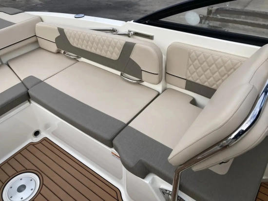 Bayliner VR6 Cuddy Outboard usata in vendita