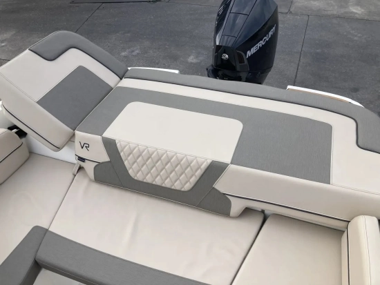 Bayliner VR6 Cuddy Outboard usata in vendita