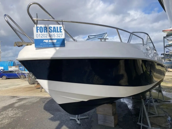 Oceanmaster 660 Bow Rider usado à venda