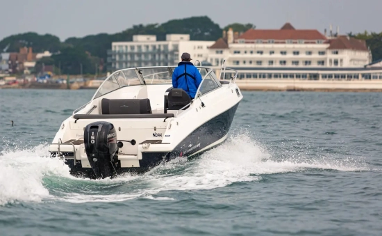Oceanmaster 660 Bow Rider usado à venda