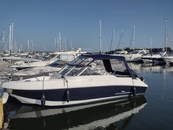 Oceanmaster 660 Bow Rider usado à venda