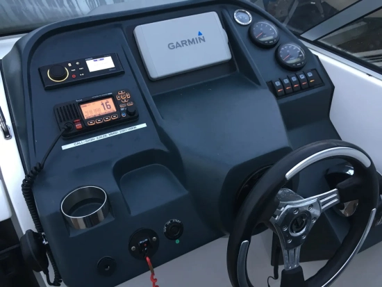 Oceanmaster 660 Bow Rider usado à venda