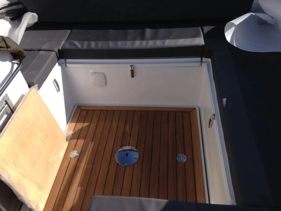Oceanmaster 660 Bow Rider usado à venda