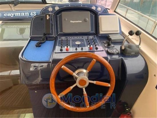 Cayman Yachts 43 WA usata in vendita