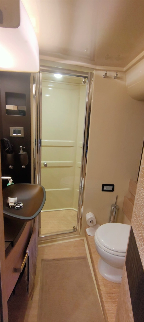 Azimut 64 usata in vendita