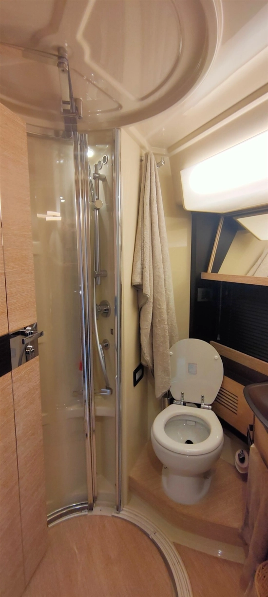 Azimut 64 usata in vendita