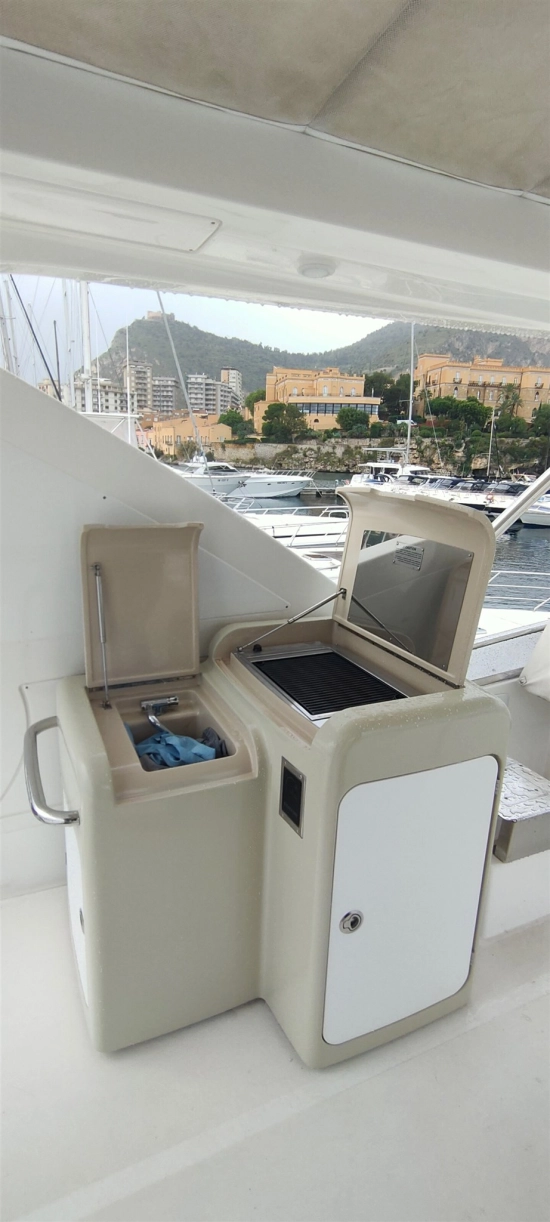 Azimut 64 usata in vendita