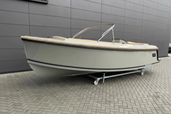 Aqua 24 T7 700 tender nuova in vendita