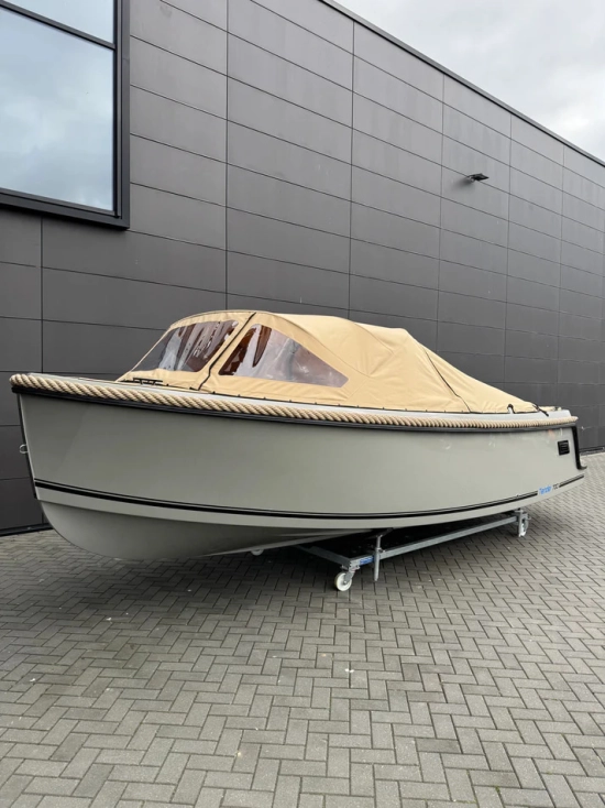 Aqua 24 T7 700 tender nuova in vendita