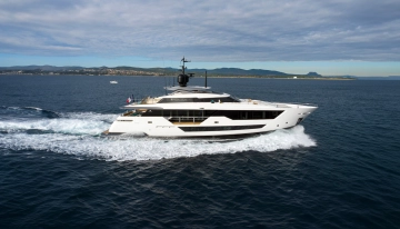 Custom Line 106 usata in vendita