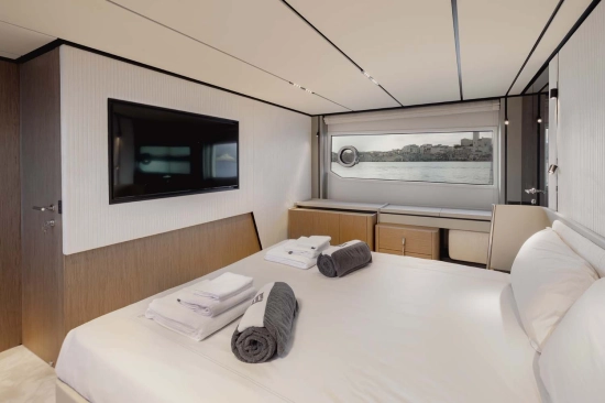Ferretti 720 usado à venda