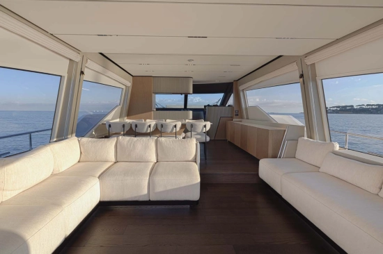 Ferretti 720 usado à venda