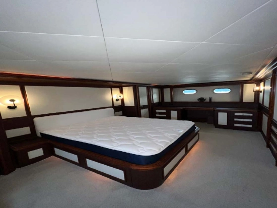 Custom Line Navetta 27 usata in vendita