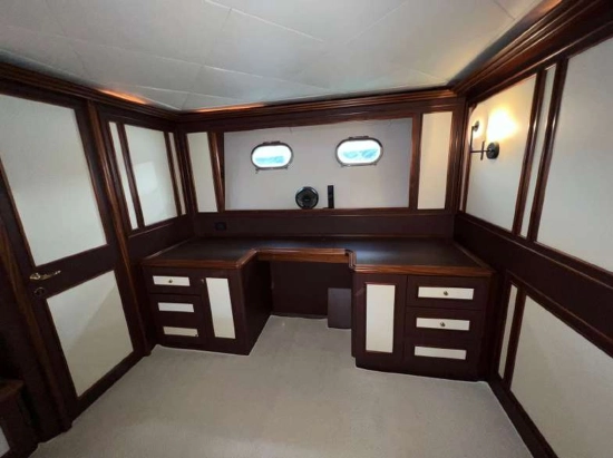 Custom Line Navetta 27 usata in vendita