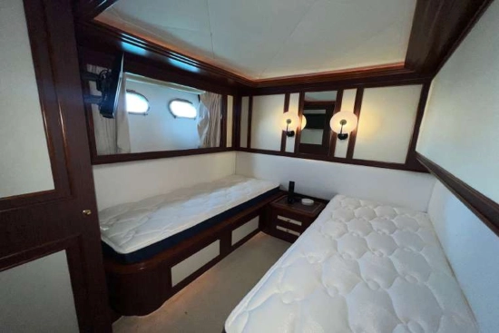 Custom Line Navetta 27 usata in vendita