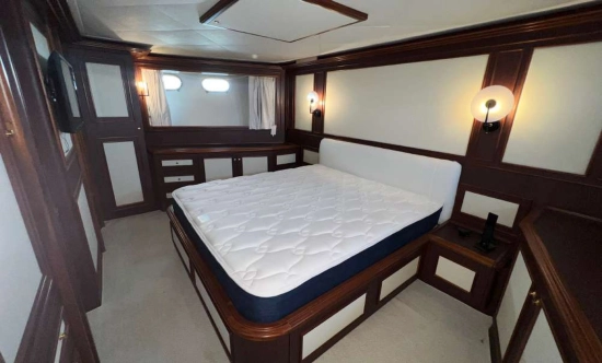 Custom Line Navetta 27 usata in vendita
