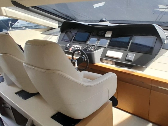 Pershing 92 usado à venda