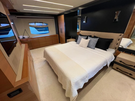 Pershing 92 usado à venda