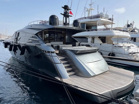 Pershing 92 usado à venda